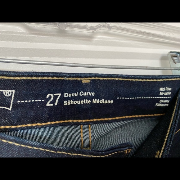 Levi’s Denim Curve Mod-Rise Skinny Dark Jeans - Picture 4 of 4